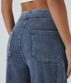 Mid-Rise Straight-Leg Cargo Jeans – Washed Blue