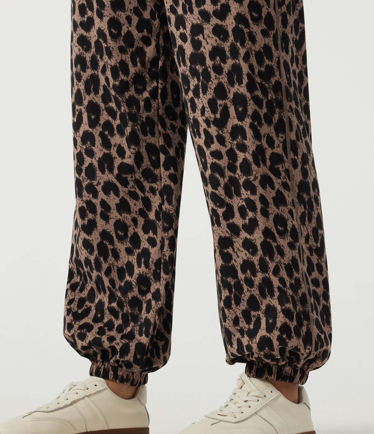 High-Waisted Leopard-Print Joggers – Toffee Leopard