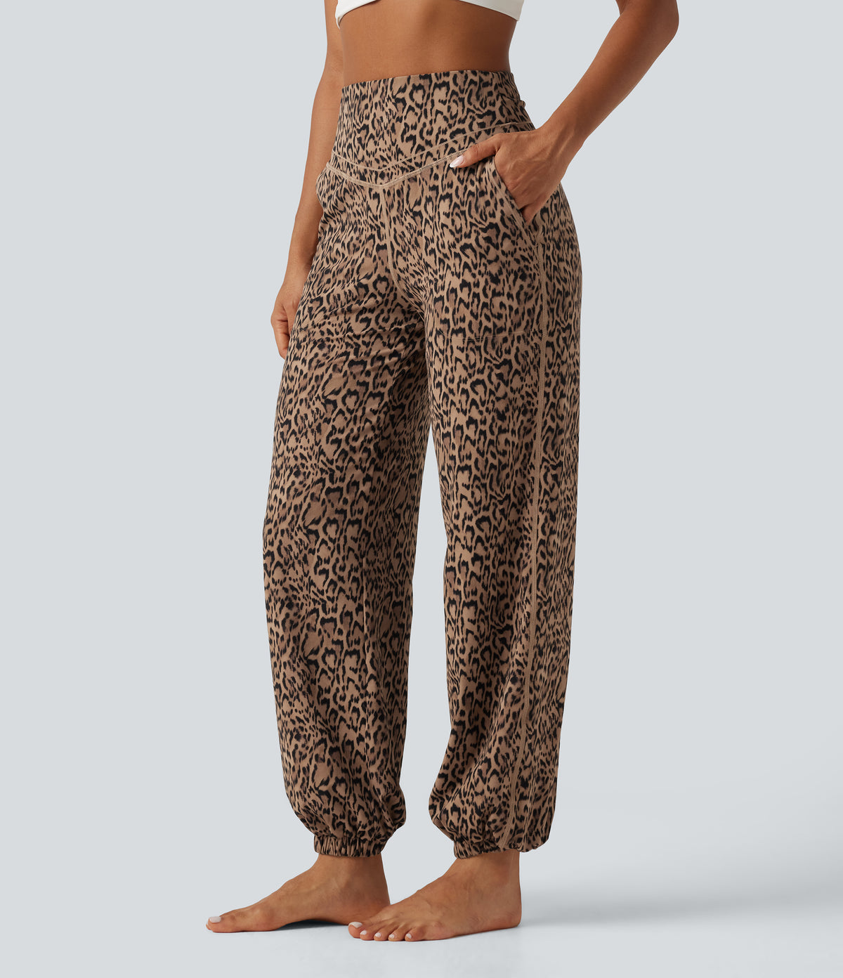 High-Waisted Leopard-Print Joggers – Tan Leopard