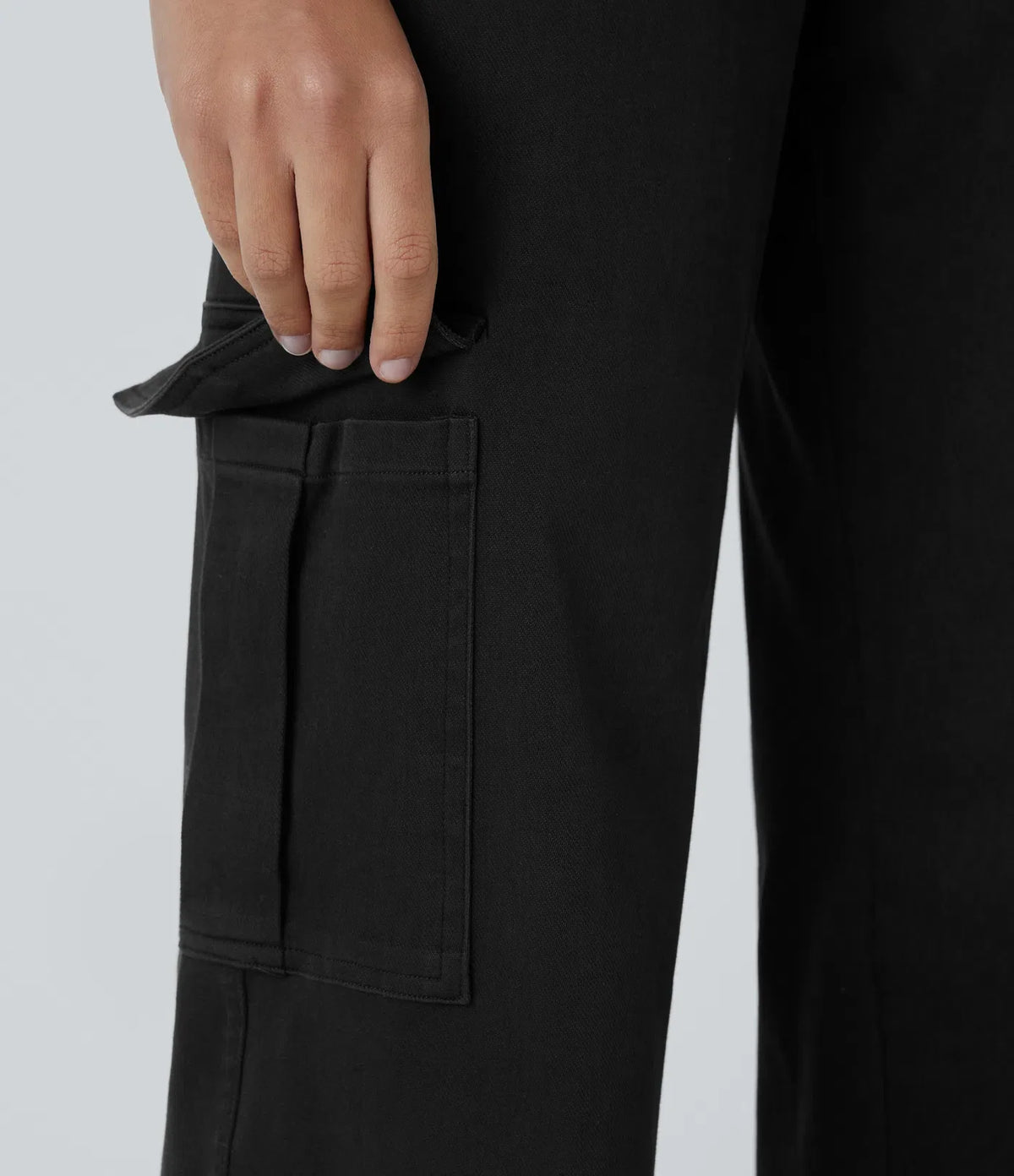 Mid-Rise Straight-Leg Cargo Jeans
