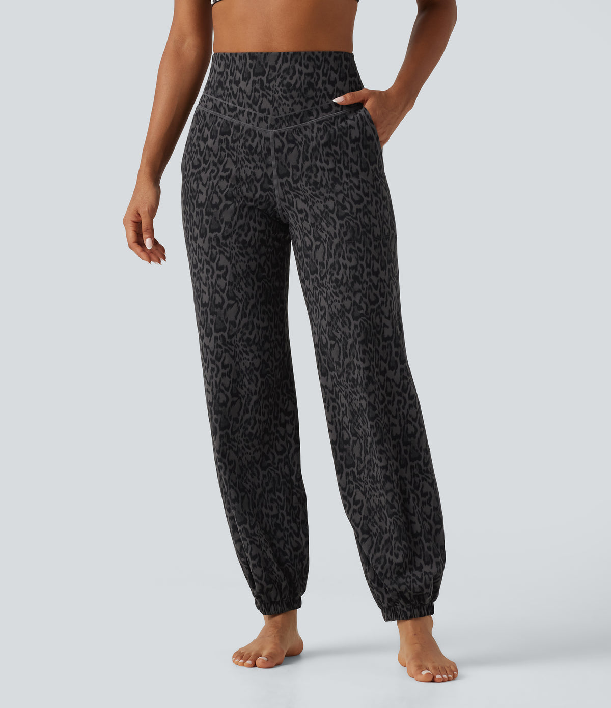 High-Waisted Leopard-Print Joggers – Shadow Leopard